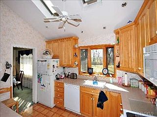 5th image of 21 Oregon Dr
