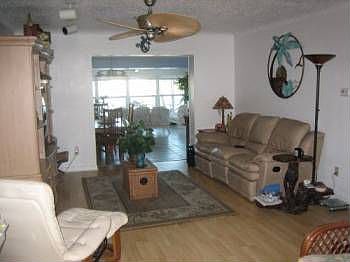 4th image of 324 Bahia Vista Dr
