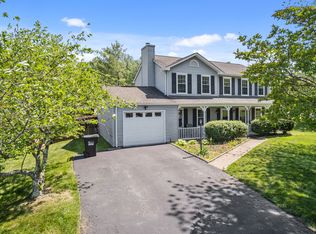 6063 Ponhill Dr, Woodbridge, VA 22193