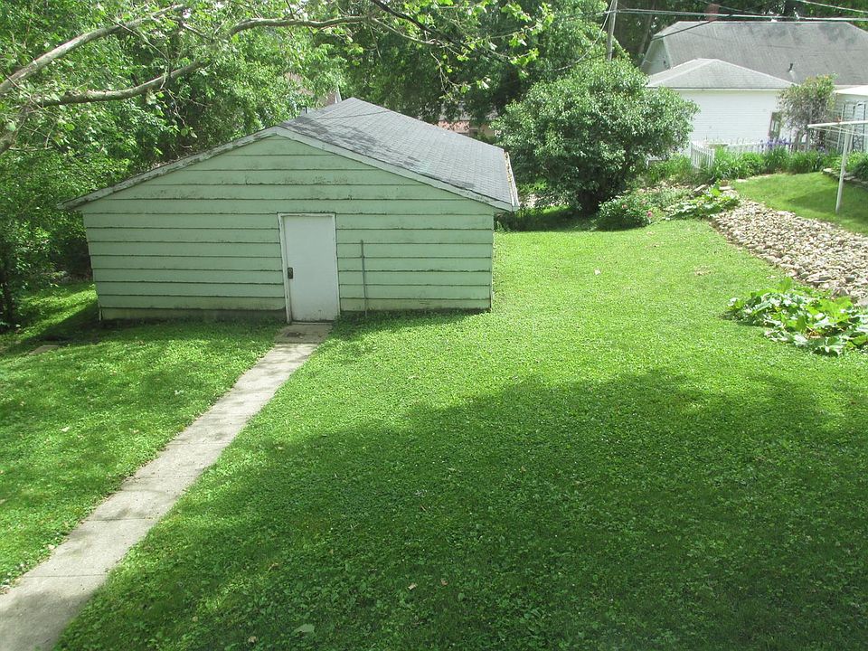 2nd image of 1407 2nd Ave S