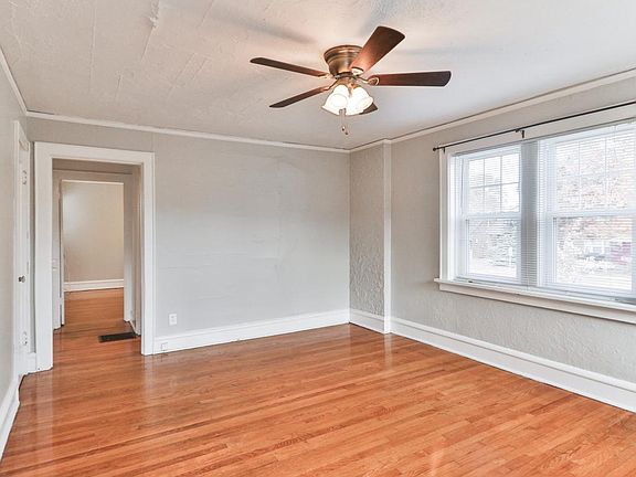 2nd image of 1401 Woodland Dr