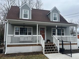 11 Woodside Ave, Cumberland, RI 02864