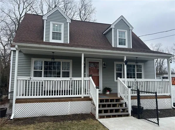 11 Woodside Ave, Cumberland, RI 02864