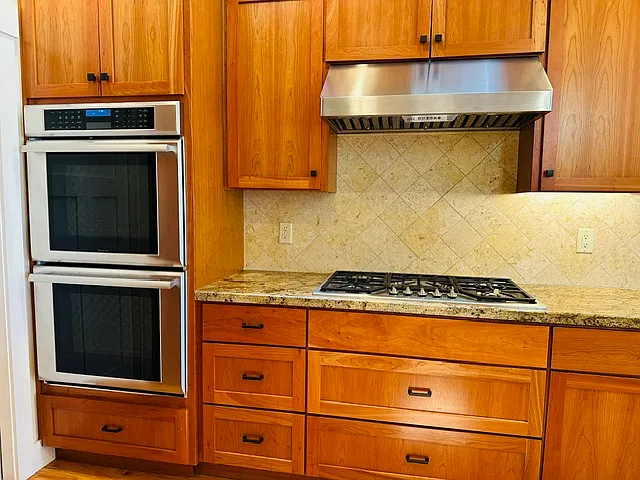 512 Lockewood Ln — Photo 4