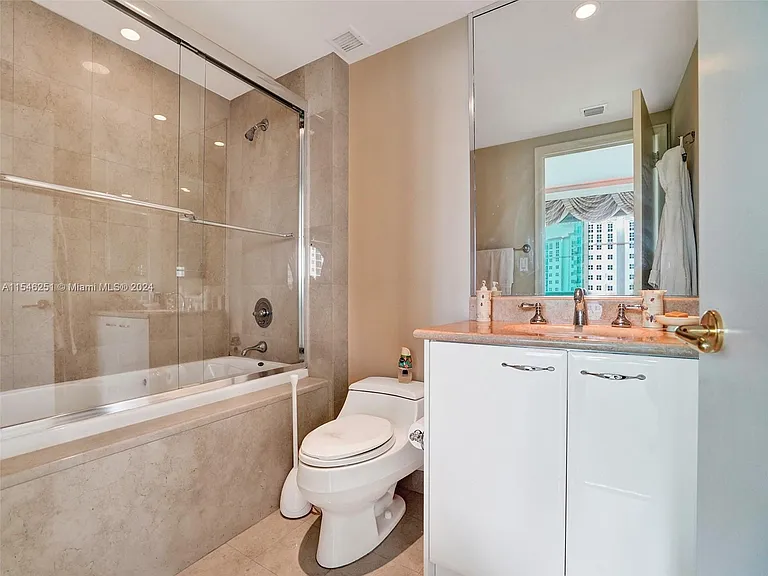 199 Ocean Lane Dr #901 — Photo 5