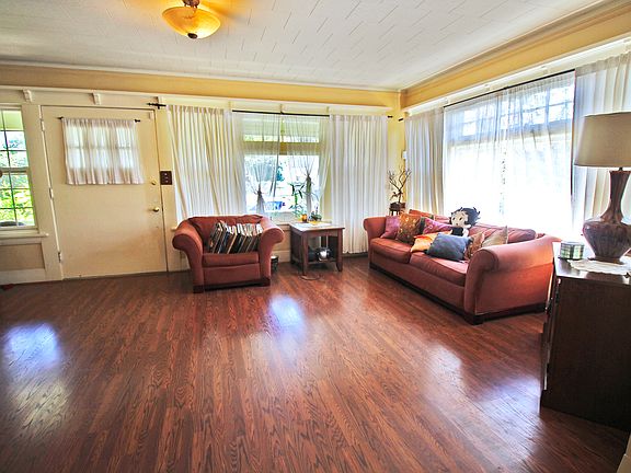 5th image of 1811 Woodrow Ave