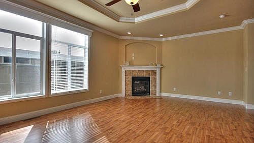 5th image of 300 Chateau La Salle Dr