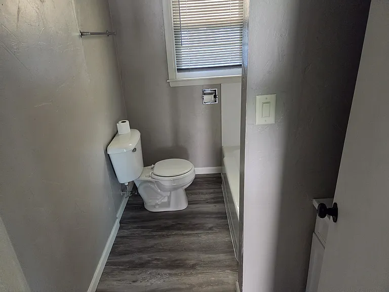1022 Brighton Dr #3 — Photo 2