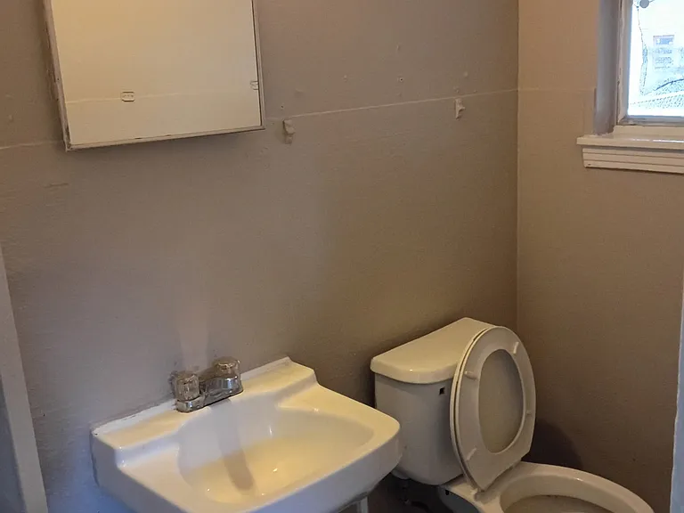 211 Eross St #1 — Photo 2