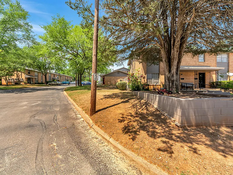 Troup Townhomes — Photo 13