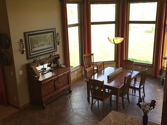 Generous panoramic dining