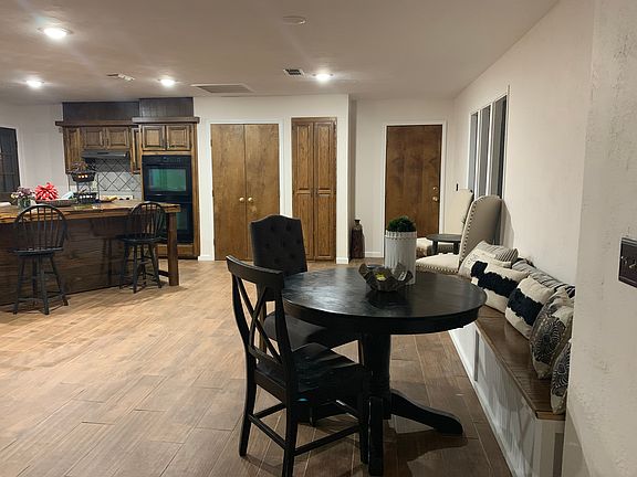 2nd image of 17 Southpark Dr