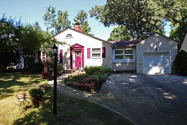 1st image of 114 E Riverglen Dr