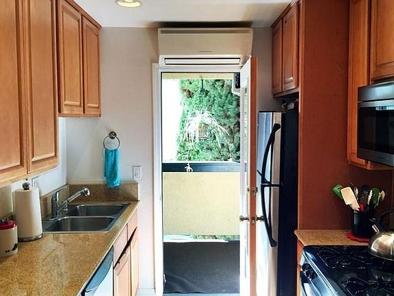 4th image of 1605 E 2nd St