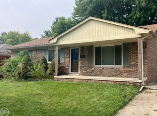 2309 E Lincoln Ave, Royal Oak, MI 48067
