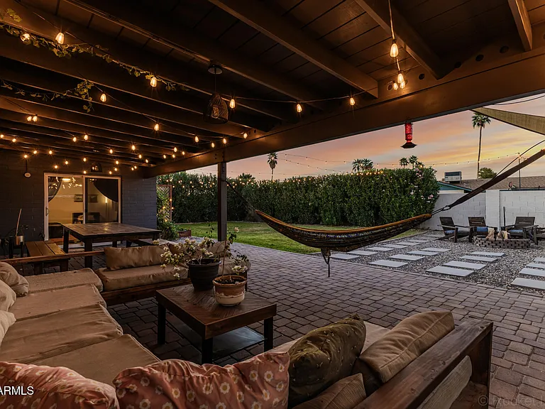 2200 N Los Altos Dr — Photo 33