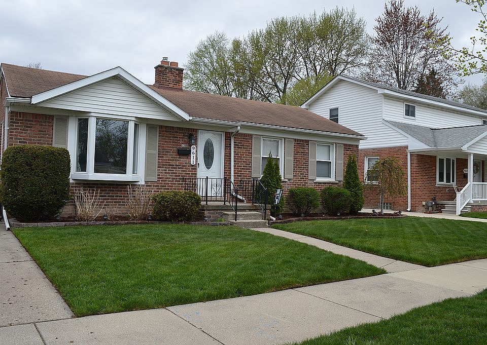 1st image of 9611 Loveland St