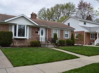9611 Loveland St, Livonia, MI 48150