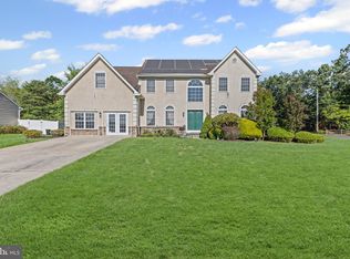 1 Cardinal Ln, Sicklerville, NJ 08081