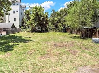 1121 W 15th 1/2 St, Houston, TX 77008