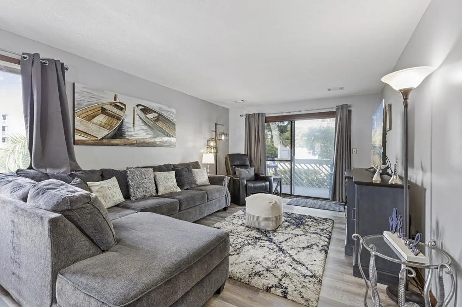 2 bed, 2.0 bath, 914 sqft, $3,197 — Photo 3