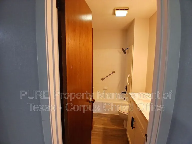 5001 Middlecoff Rd #1A — Photo 14