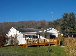 42 Church Hill Ln, Bland, VA 24315
