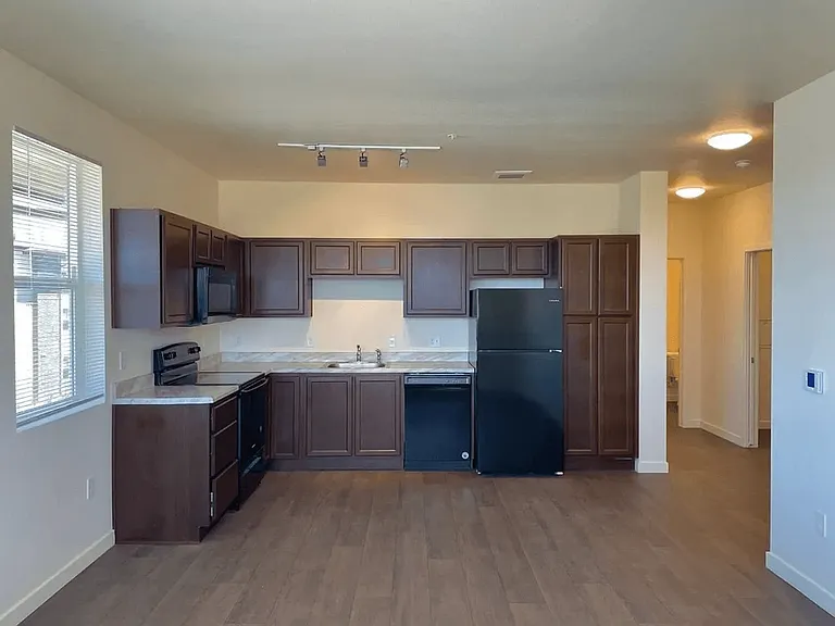 Range View Apartments — Photo 21