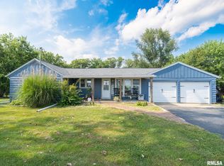 3381 Mall Rd, Pekin, IL 61554