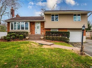 94 Miller Blvd, Syosset, NY 11791