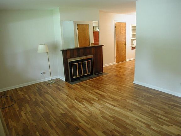 3rd image of 2684 Rockwood Dr