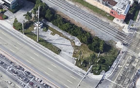 4th image of 18560 Biscayne Blvd
