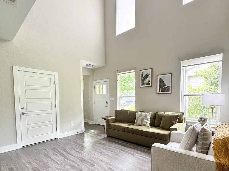 1807 Roseburg Dr — Photo 16