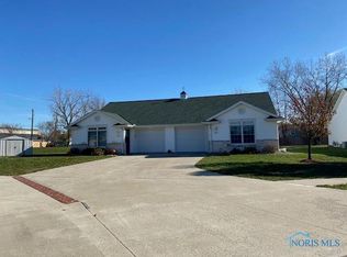 255 Briarheath Dr, Defiance, OH 43512