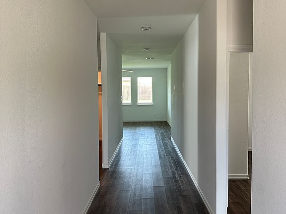 3rd image of 1132 N Churchill Dr