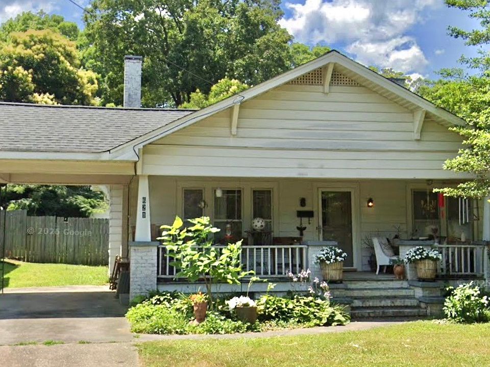 1st image of 621 Holly St