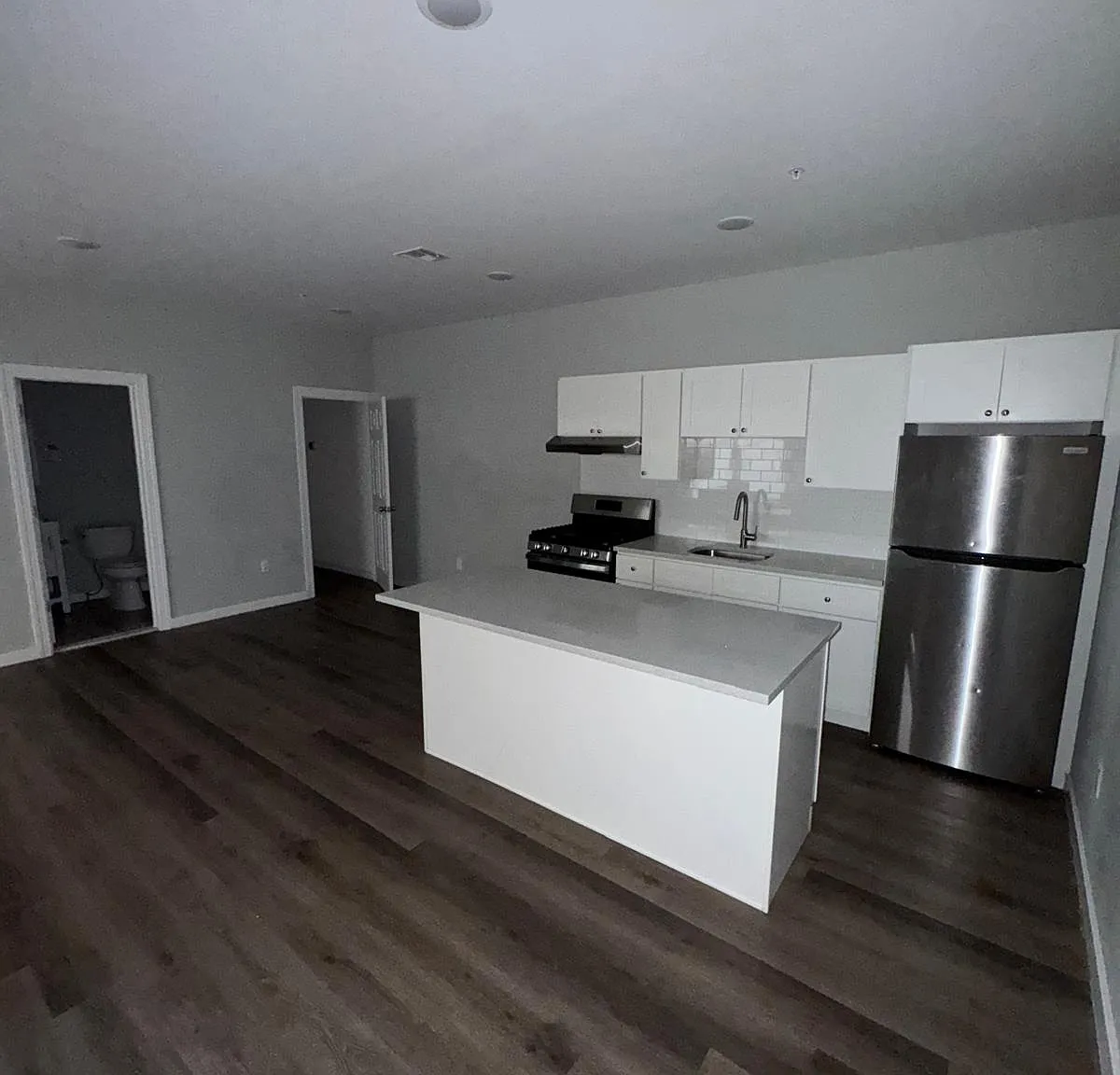 207 Governor St — Photo 2