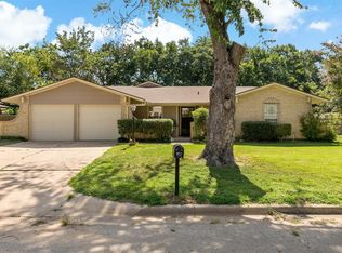 922 S Hyde Park Ave, Denison, TX 75020