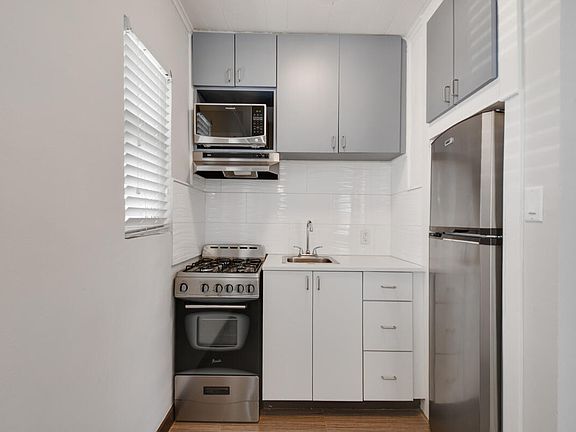 3rd image of 3021 N Ocean Dr #10
