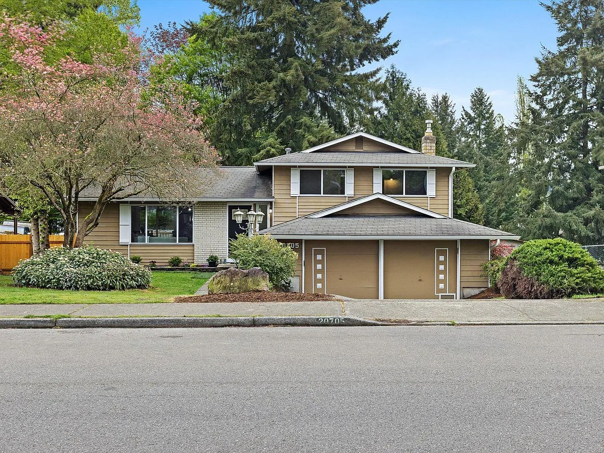 Building Photo - 20705 13th Dr SE