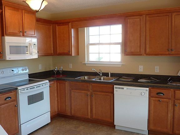 5th image of 6 Persimmon Ct