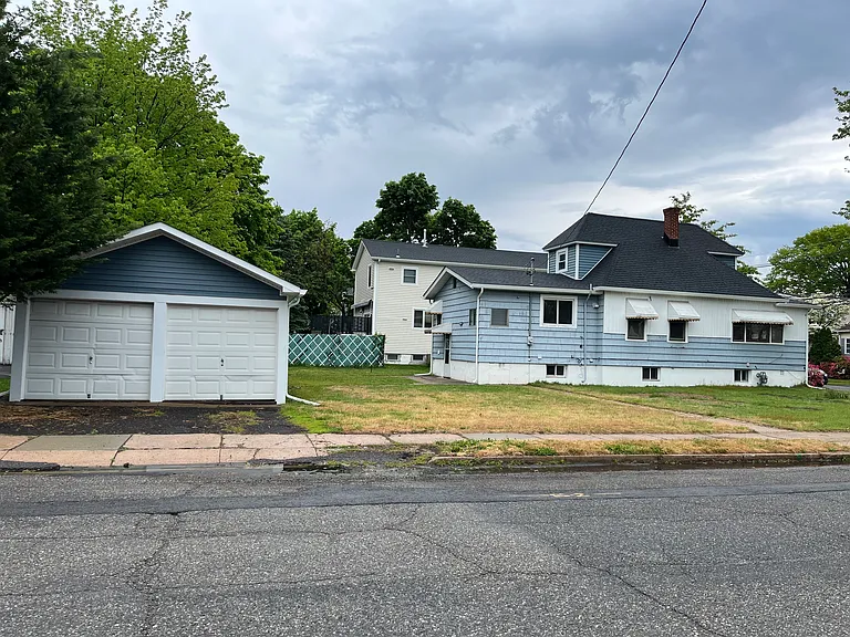 23-03 Rosalie St — Photo 19