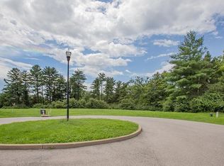 291 Pointe Conway Hill Ct, Saint Louis, MO 63141