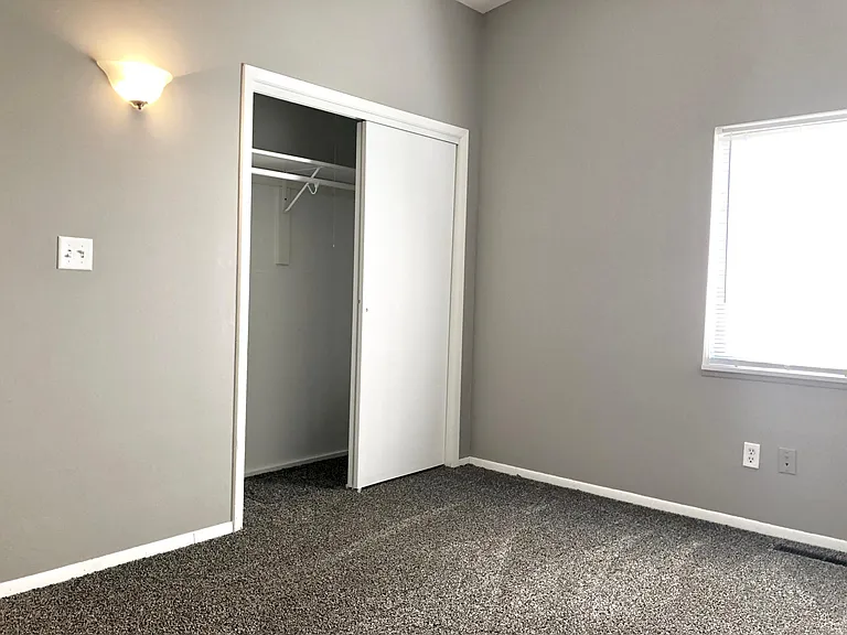 322 Heritage Ct — Photo 17