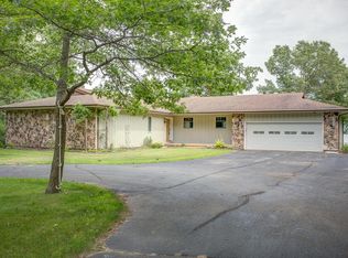 N1666 Shore Dr, Marinette, WI 54143
