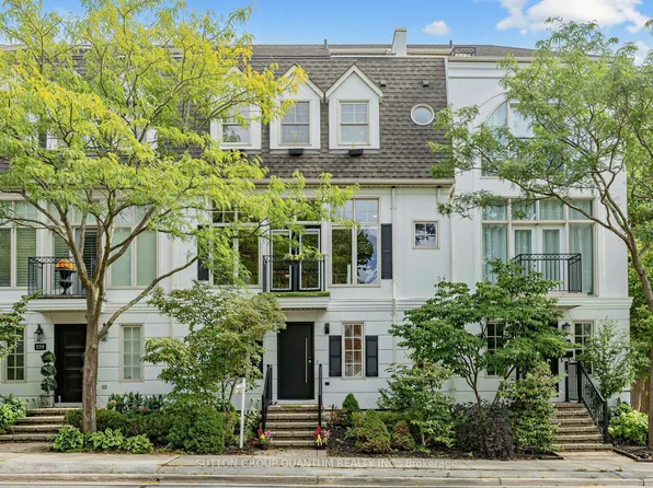 236 Randall St, Oakville, ON L6J 1P7