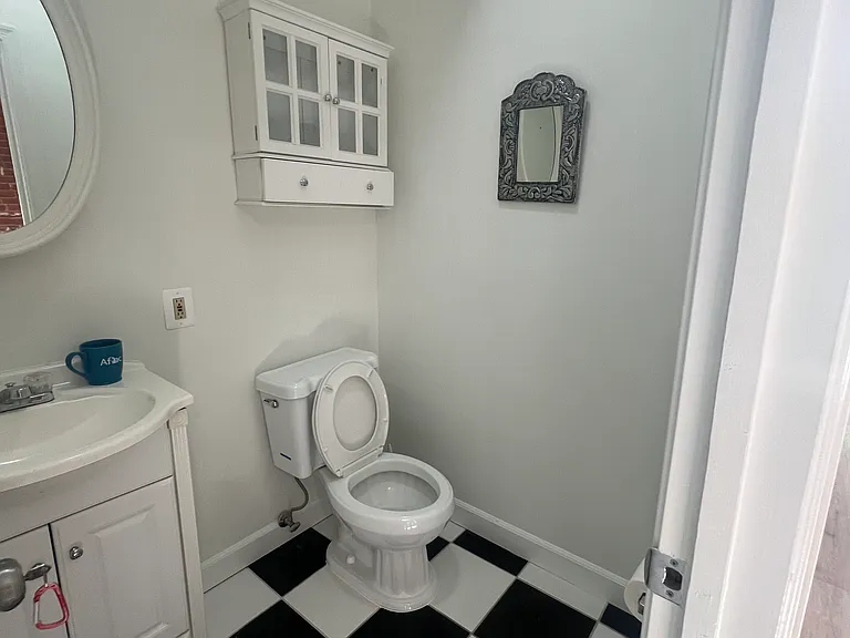 1324 H St NE #2 — Photo 6