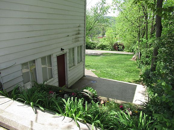 Private patio, rear parking