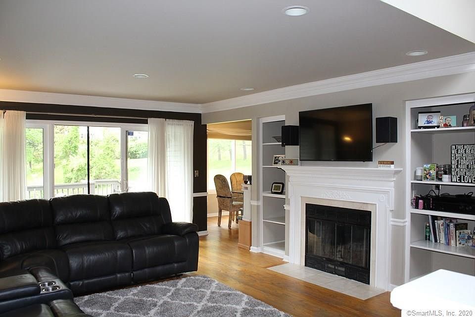 60 Ledgewood Dr Brookfield CT Zillow