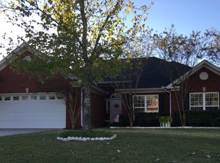 1927 Red Sunset Dr, Decatur, AL 35603